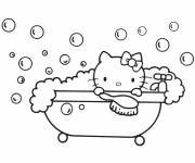 Coloriage Hello Kitty prend son bain