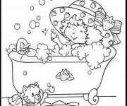 Coloriage Charlotte aux fraises prend un bain