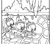 Coloriage Les enfants sont dans un canoë