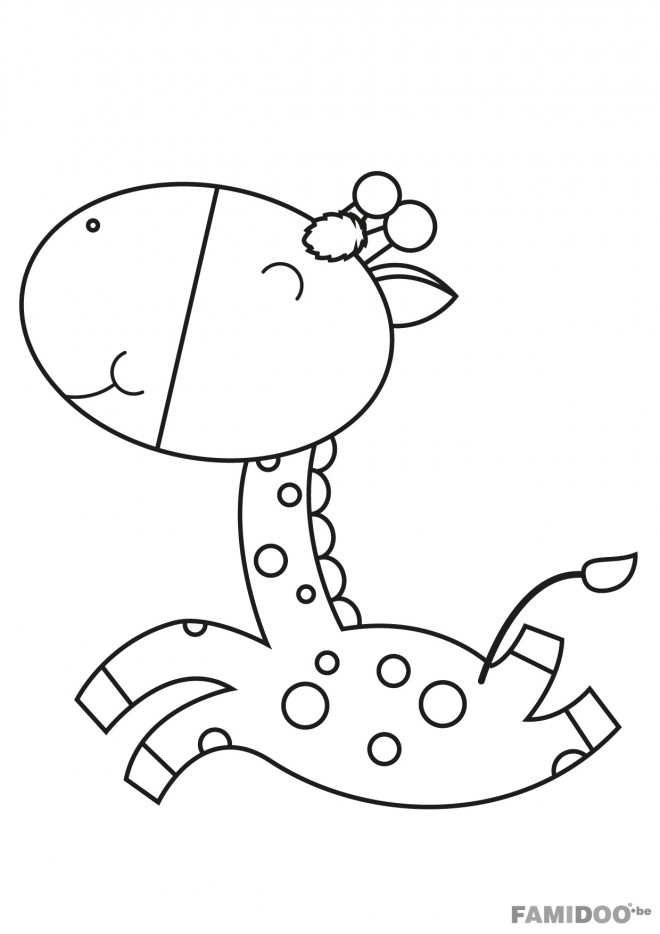 Coloriage et dessins gratuits Bébé Girafe souriante à imprimer