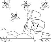 Coloriage Enfants essaie d'attraper les Lucioles