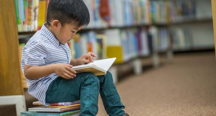Cinq façons d'aider votre enfant à développer l'amour de la lecture