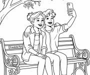 Coloriage Amis en selfie dans le jardin