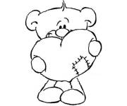 Coloriage Ourson tenant un coeur d'amour