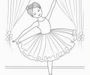 Coloriage Danseuse de ballet devant le rideaux