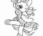 Coloriage Poney fait du balle
