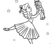 Coloriage et dessins gratuit Clara tenant le jouet Casse-Noisette Prince à imprimer