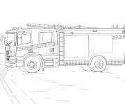Coloriage Camion de pompier dans la caserne