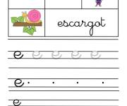 Coloriage Mod&egrave;le de l'&eacute;criture cursive lettre E avec escargot