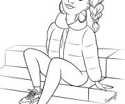 Coloriage Une fille ado en tenu de sport