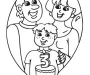 Coloriage Papa et Maman offrant un G&acirc;teau &agrave; l'occasion de l'anniversaire