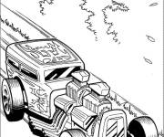 Coloriage Voiture sprinte sur la route de la foret