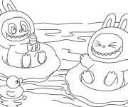 Coloriage Deux Labubu s'amusent dans la piscine
