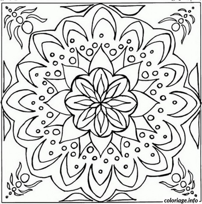 Coloriage et dessins gratuits Mandalas Difficile Fleuri pour adulte à imprimer