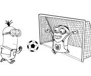 Coloriage Minions de Moi, Moche et M&eacute;chant jouant au foot