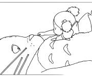 Coloriage Mei allong&eacute;e sur Totoro