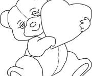 Coloriage Nounours en peluche tenant un coeur