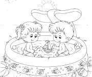 Coloriage Enfants mignons dans une piscine