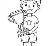 Coloriage Gar&ccedil;on heureux et le Troph&eacute;e