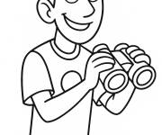 Coloriage Chris porte des jumelles
