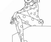 Coloriage Ladybug assise dehors