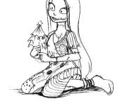 Coloriage La belle squelette Sally avec un petit sapin de No&euml;l