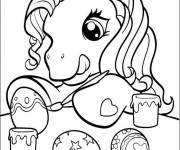 Coloriage Mon Petit Poney décore des oeufs