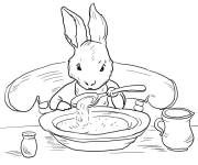 Coloriage Pierre lapin en mangeant la soupe