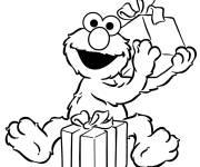 Coloriage et dessins gratuit Elmo re&ccedil;oit des cadeaux d'anniversaire à imprimer
