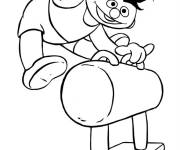 Coloriage Ernest fait de la gymnastique