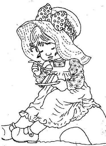 coloriages une petite fille donne à manger à sa poupée de sarah kay