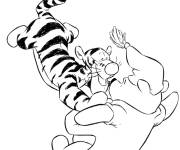 Coloriage Tigrou en poussant Winnie