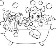 Coloriage et dessins gratuit Vampirina prends un bain avec son ami à imprimer