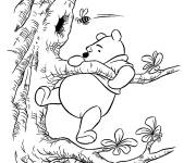 Coloriage Winnie a fain et a besoin de miel