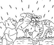 Coloriage Winnie et Tigrou en dansant sous la pluie