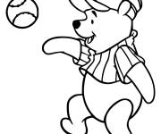 Coloriage Winnie jouant au base-ball