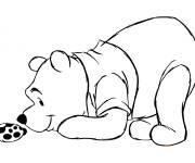 Coloriage et dessins gratuit Winnie l'ourson saluant une coccinelle à imprimer