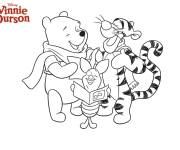 Coloriage Winnie ourson et ses amis r&eacute;citent les chansons de Noel
