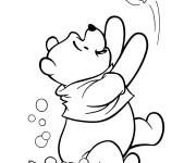 Coloriage Winnie s'amusant pendant le bain