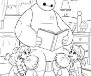Coloriage Baymax lisant l'histoire aux enfants