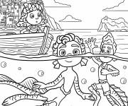 Coloriage Giulia sur un bateau pendant que Luca et Alberto nagent