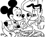 Coloriage Mickey grille des saucisses