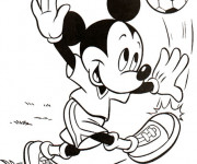 Coloriage et dessins gratuit Mickey joue au ballon à imprimer