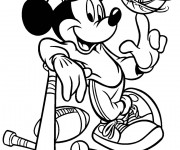 Coloriage et dessins gratuit Mickey joue du sport à imprimer