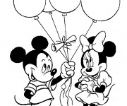 Coloriage Mickey offre un cadeau &agrave; Minnie
