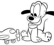 Coloriage B&eacute;b&eacute; Pluto avec son jouet