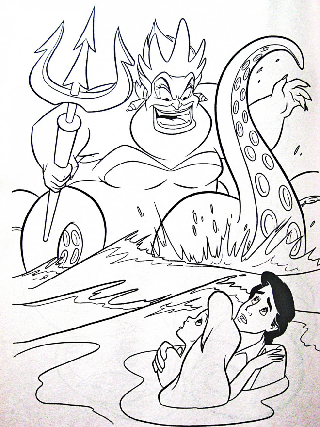 Coloriage et dessins gratuits Ursula menace Princesse Ariel et son prince à imprimer