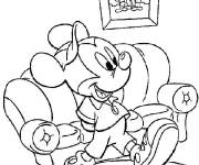 Coloriage Mickey &agrave; fauteuil