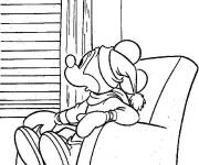 Coloriage Mickey Mouse assis sur un fauteuil
