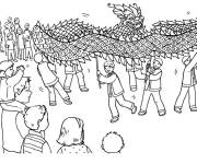 Coloriage Les gens s'amusent pendant le spectacle du dragon chinois